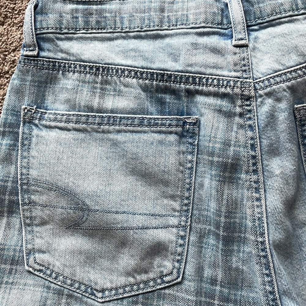 American Eagle Highest Rise Mom Short Light Blue‎ Plaid Jean Shorts - Picture 7 of 9